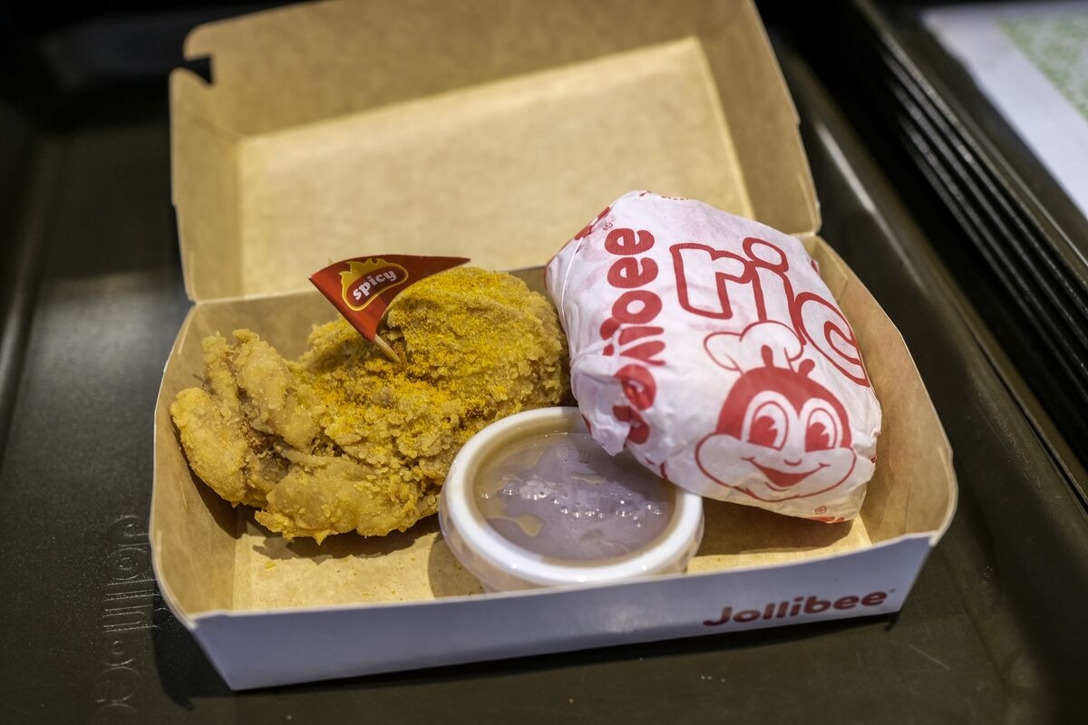 Jollibee Posts Record Sales as China Business Begins Recovery