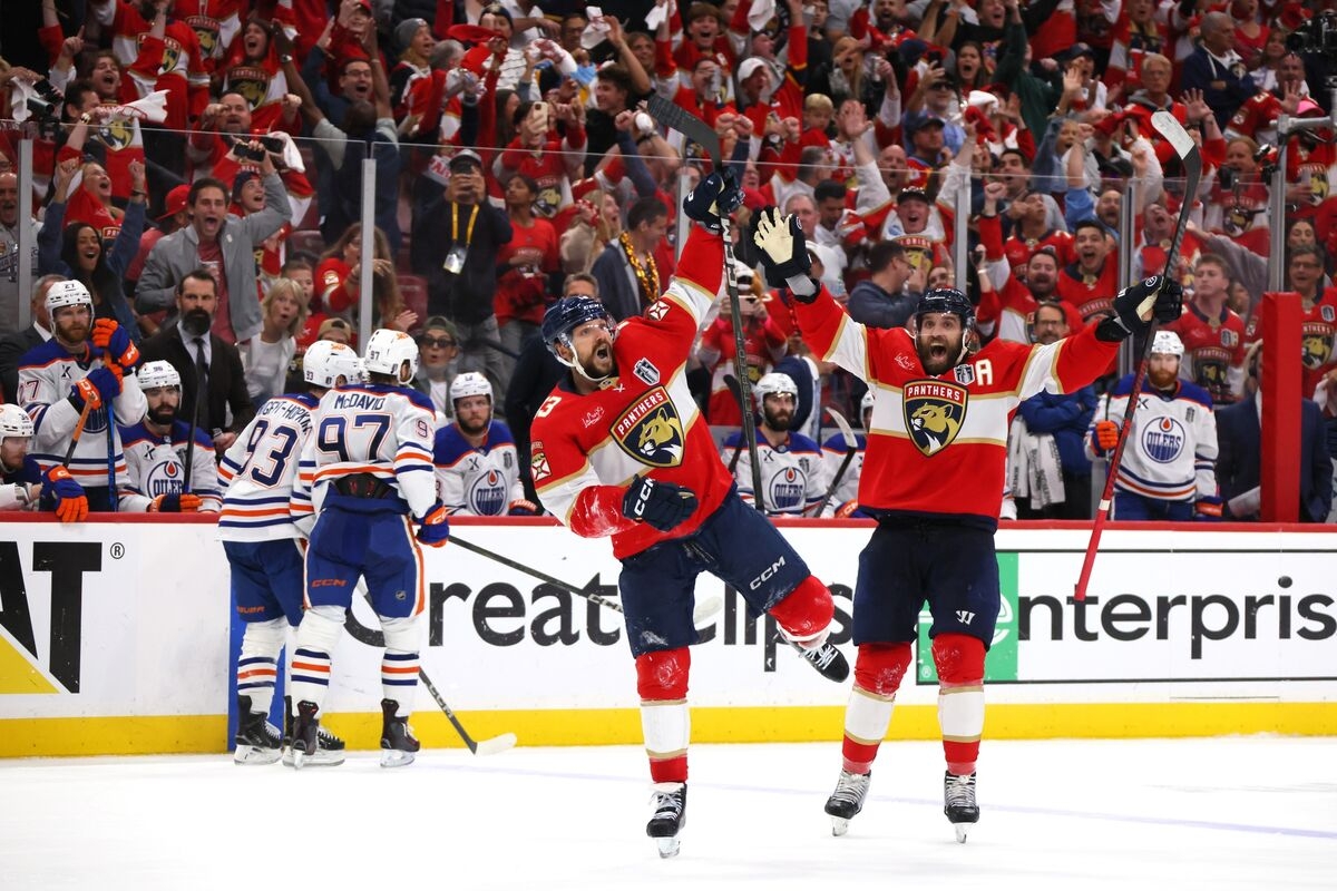 Panthers Beat Oilers 5-1 to Become Repeat Stanley Cup Champion