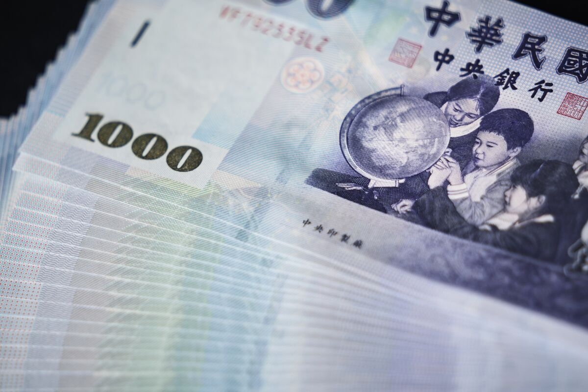 Taiwan's Central Bank Says It Let Currency Soar to Reset Market