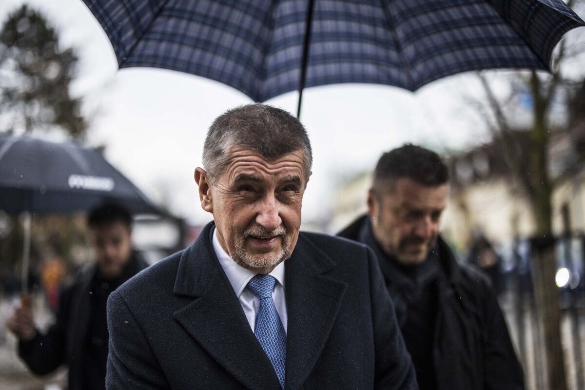 Czech Bank CEO Sees More Investment If Billionaire Wins Election