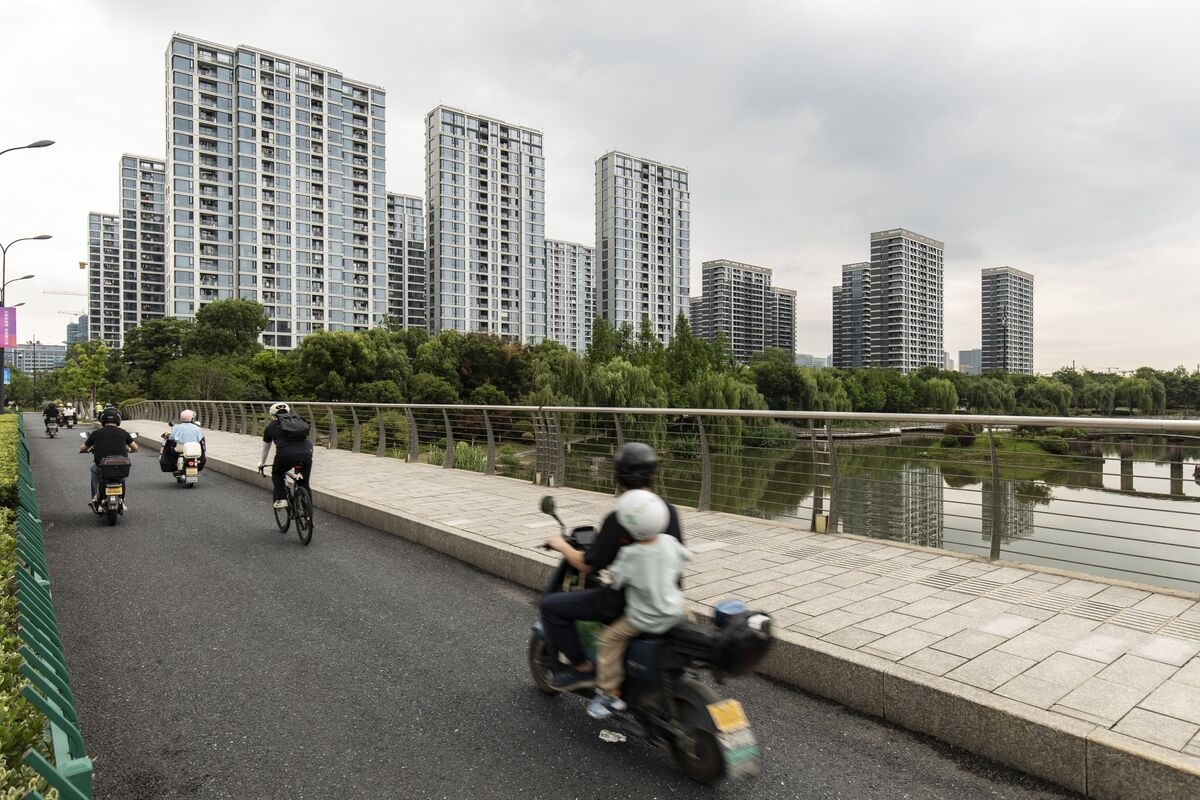 China Home Prices Fall at Faster Pace as Officials Vow Support
