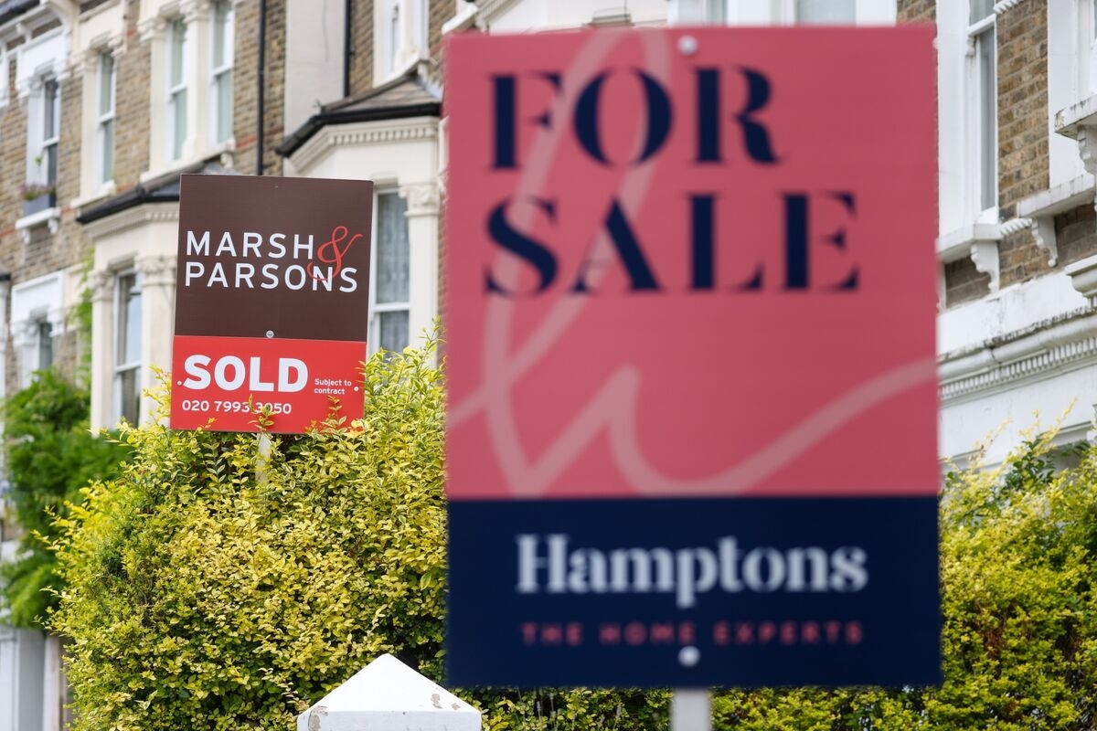 UK Home Sales Hit Three-Year High, Defying Slowdown Fears