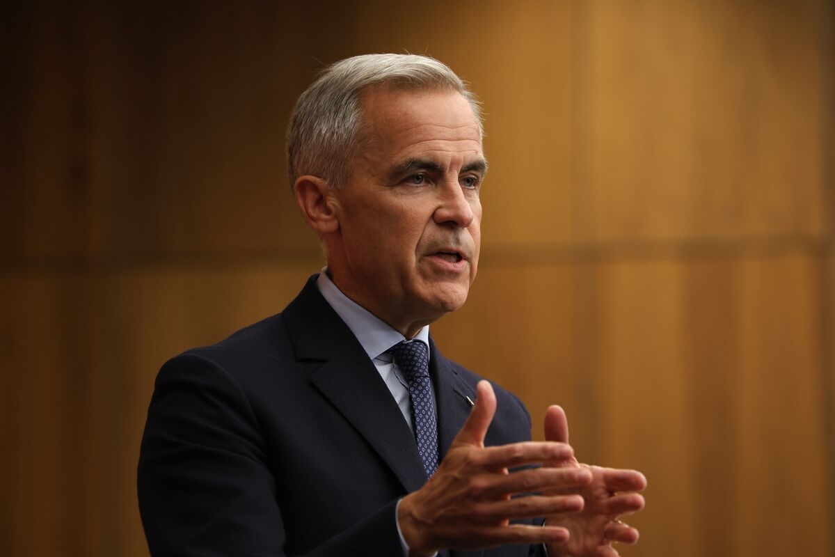 Carney Raises Soldiers' Pay, Moving Canada Closer to NATO Target