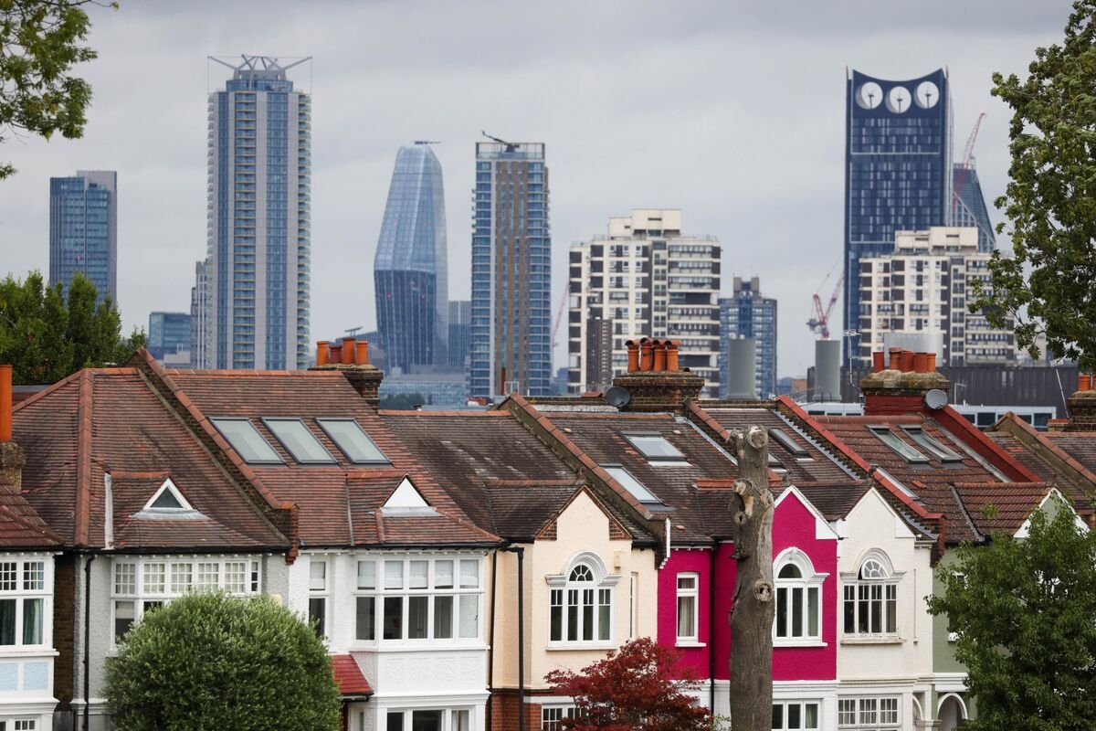 UK House Prices Post Surprise Increase in May, Nationwide Says