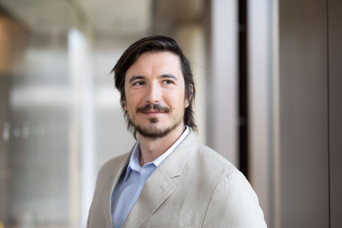 Robinhood CEO's AI Math Startup Valued at Nearly $900 Million