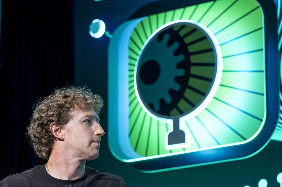 Big Tech's AI Race is Squeezing the Middle Class of Coders