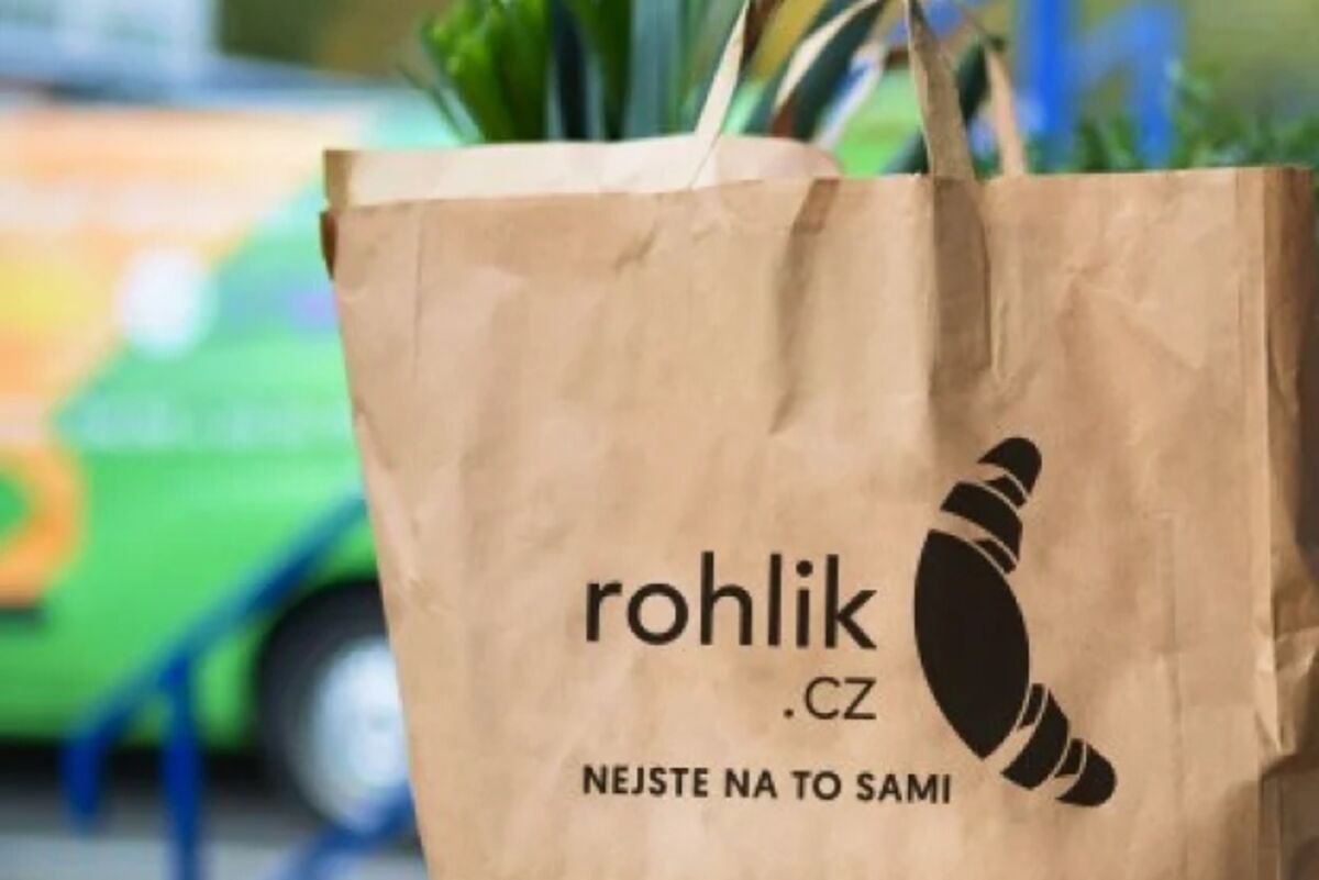 Czech Grocer Launches AI Delivery Platform to Rival Ocado