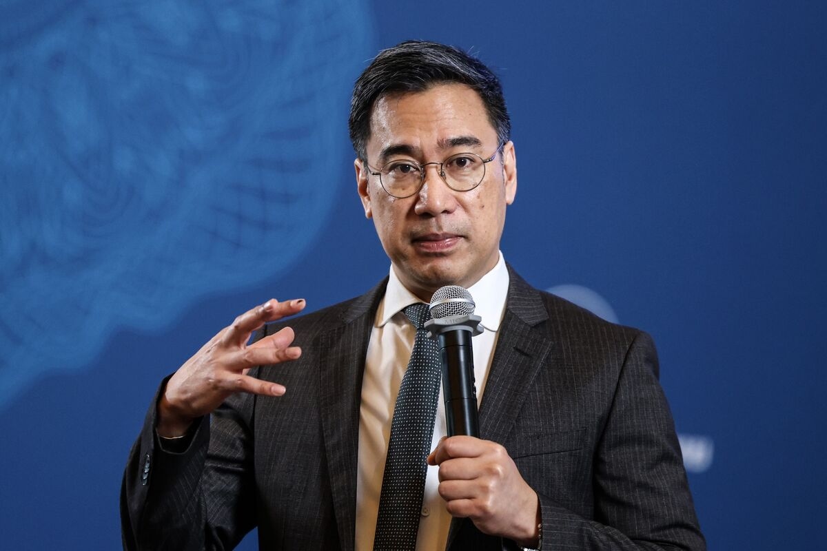 Thailand Holds Key Rate as Political Uncertainty Adds to Risks