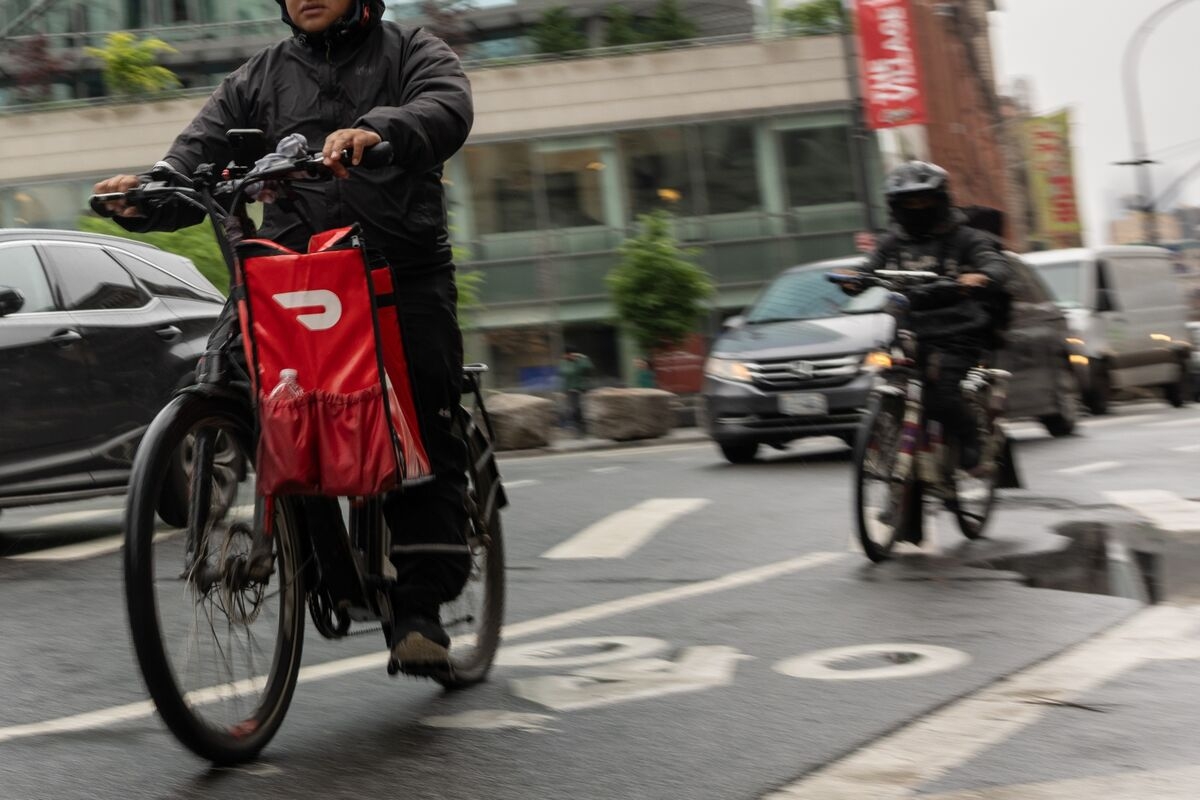 Bikers Like Me Should Run Red Lights in NYC Sometimes