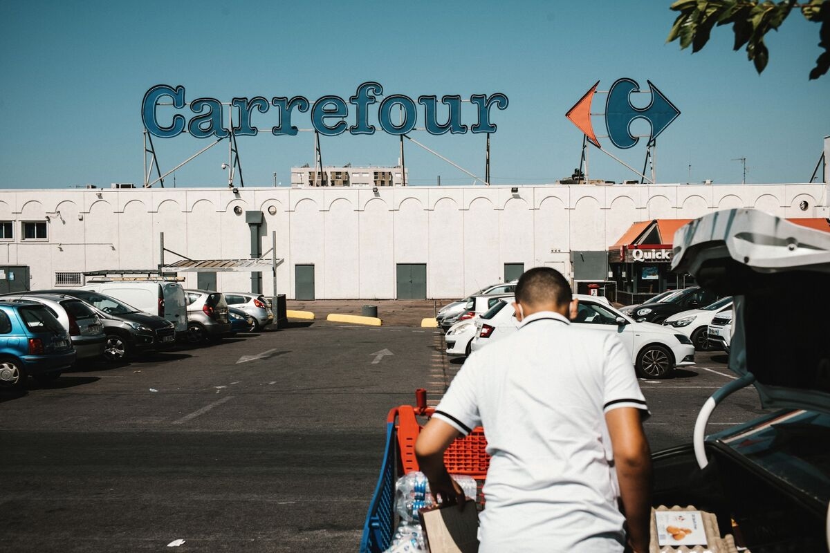 Once a Retail Empire, Carrefour Struggles to Win Back Investors