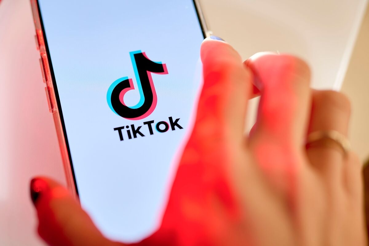 Amazon Submits Bid for TikTok With US Sale Deadline Approaching
