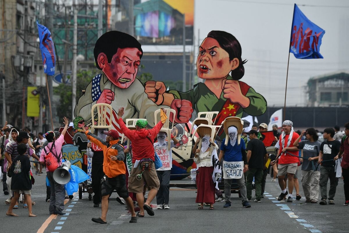 Political Dynasties Hold All the Power in the Philippines