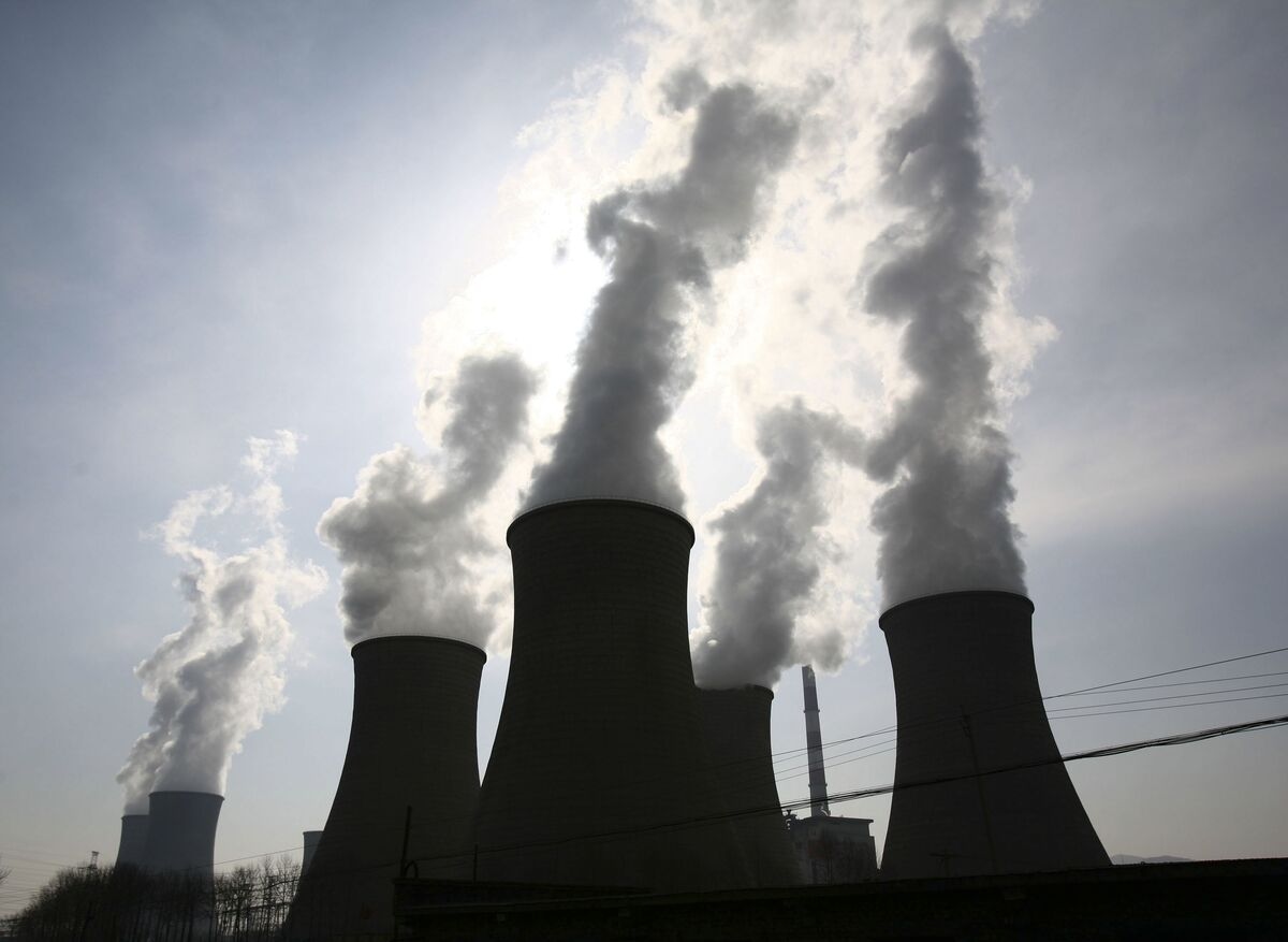 Chinese Thermal Coal Hits 5-Month High on Heat and Disruptions