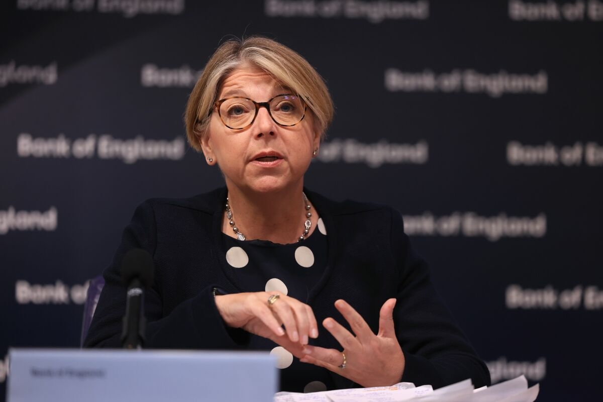 BOE's Breeden Warns G-7 Bond Prices at Risk from Climate Change