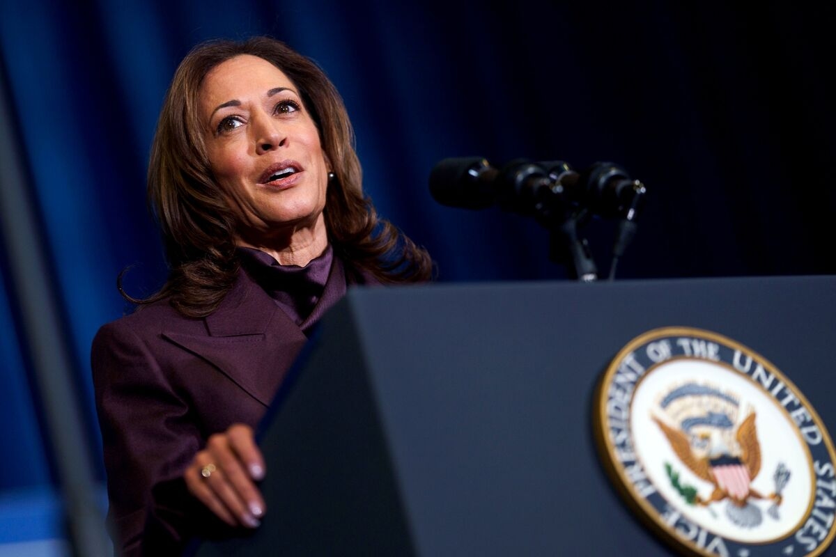 Harris Decision to Stay Out Clears Path in California Governor Race
