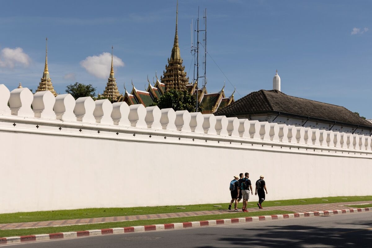 Thai Attorneys Drop Royal Insult Charge Against US Academic