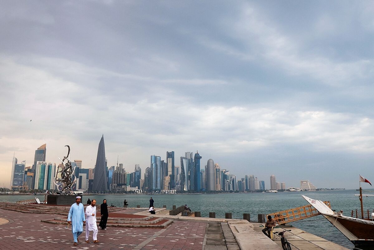 Qatar Temporarily Suspends Air Traffic as Precautionary Measure