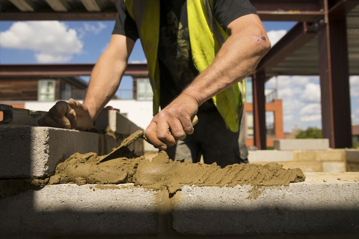 UK Builders Shed Jobs at Pace Seen After Global Financial Crisis