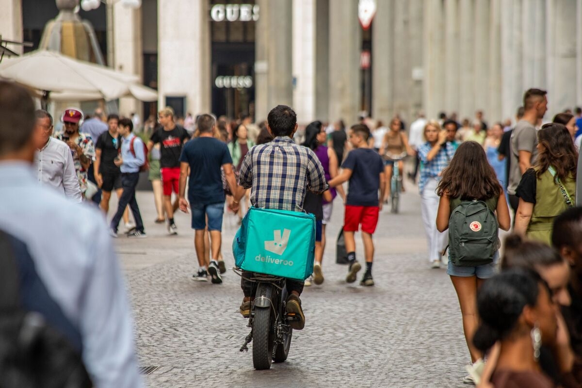 DoorDash Makes Proposal to Buy Deliveroo for $2.40 a Share