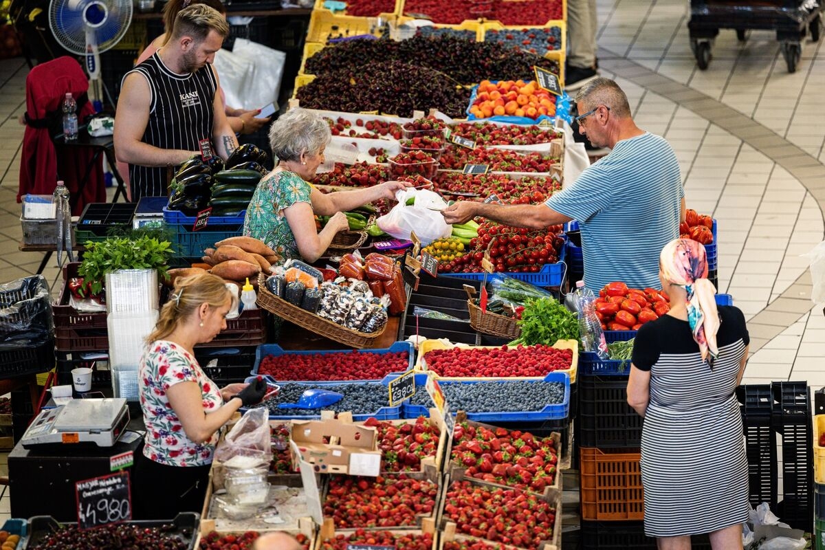 Hungary's Inflation Rate Rises Again in Central Bank Challenge