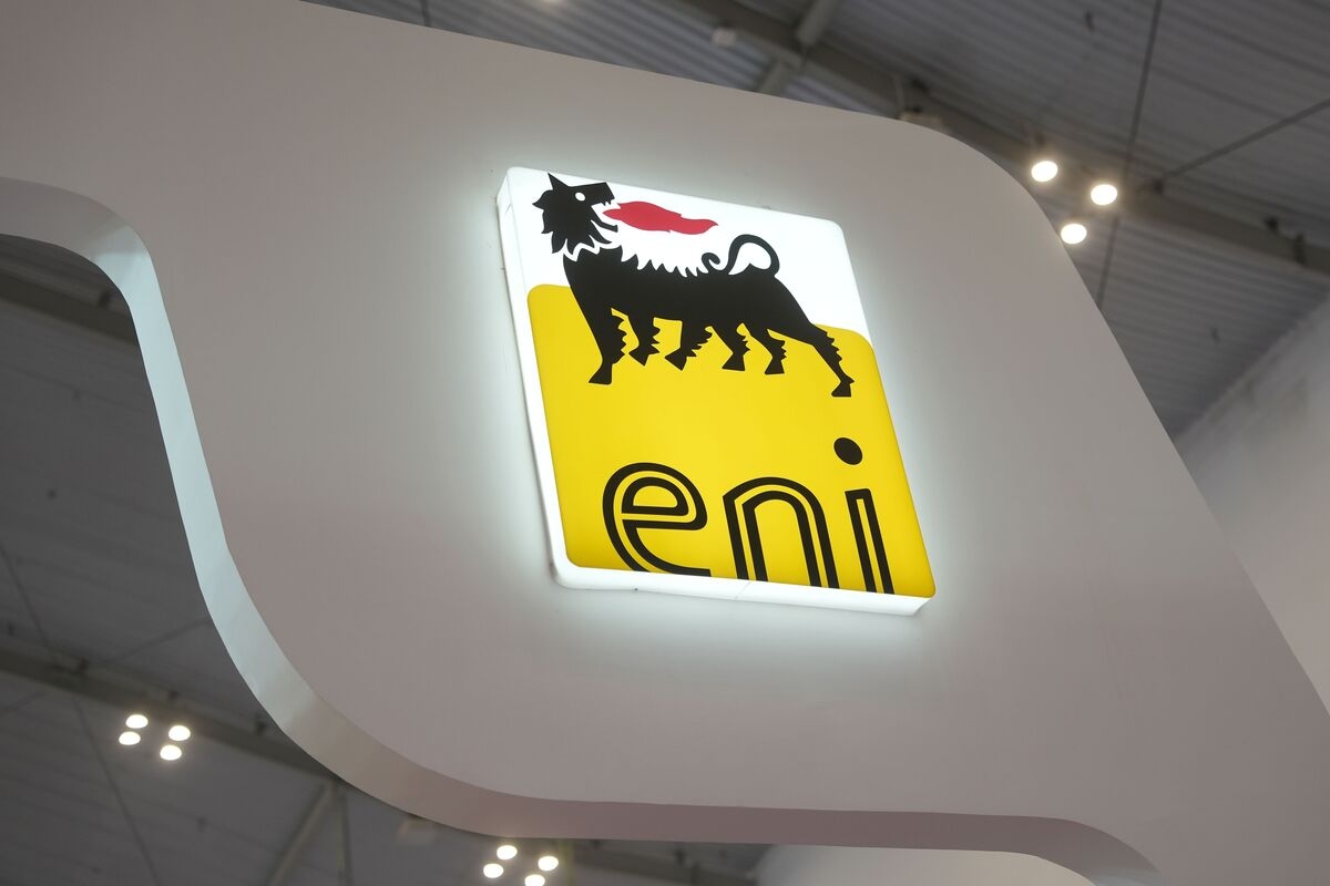Eni Deal With BlackRock's GIP Said to Value Carbon Unit at €1 Billion