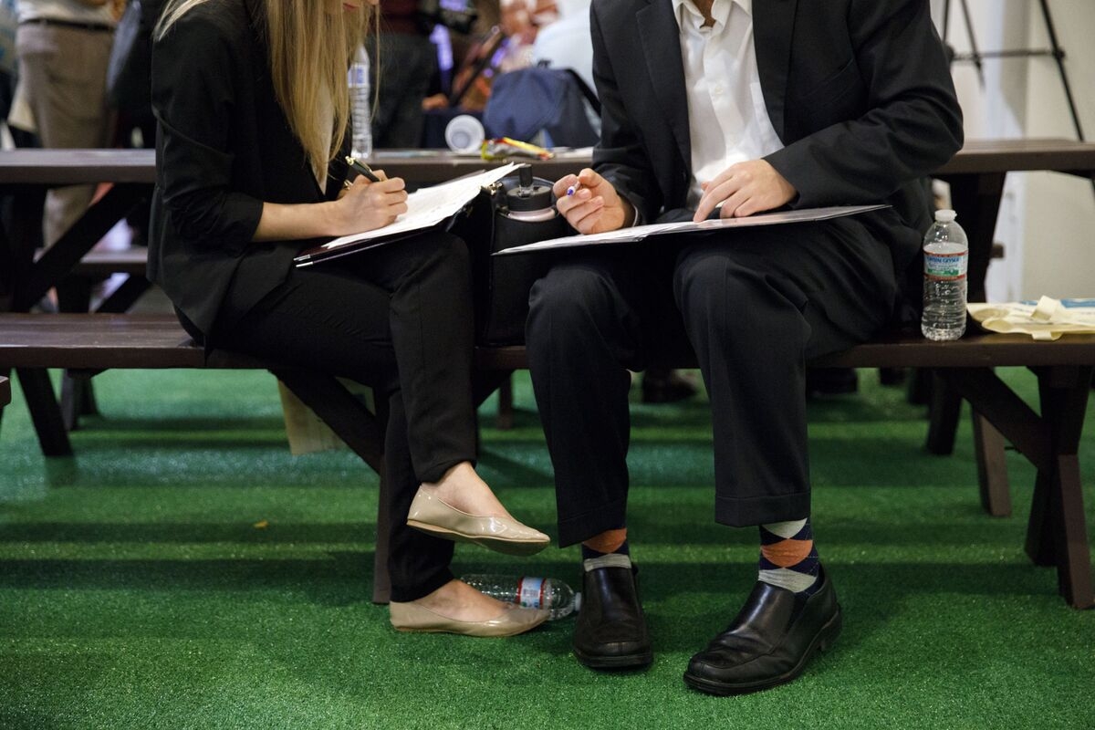 US Initial Jobless Claims Rise to Highest Level Since October