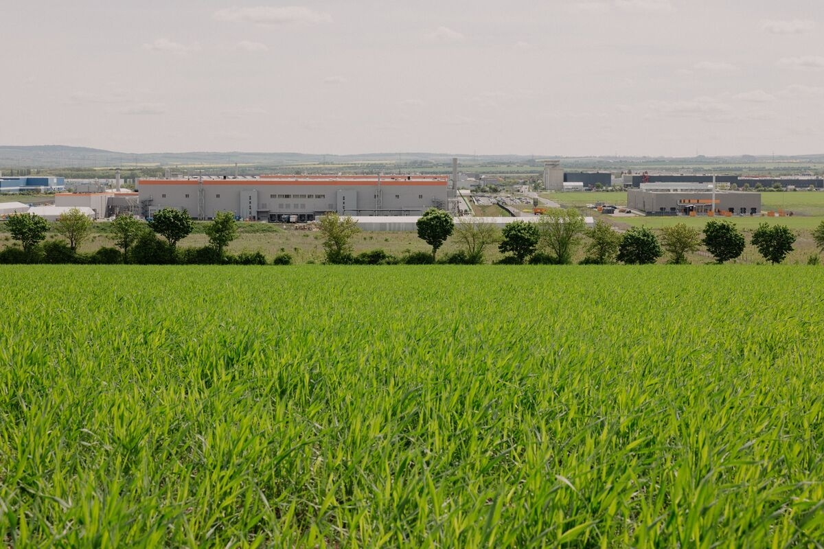 CATL's Foray Into Europe Shows China's Tariff Workaround