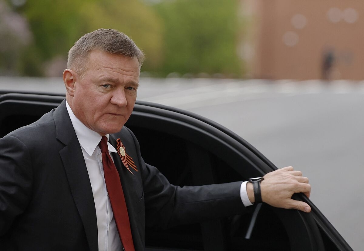 Russia Probes Suicide After Ex-Transport Minister Found Dead