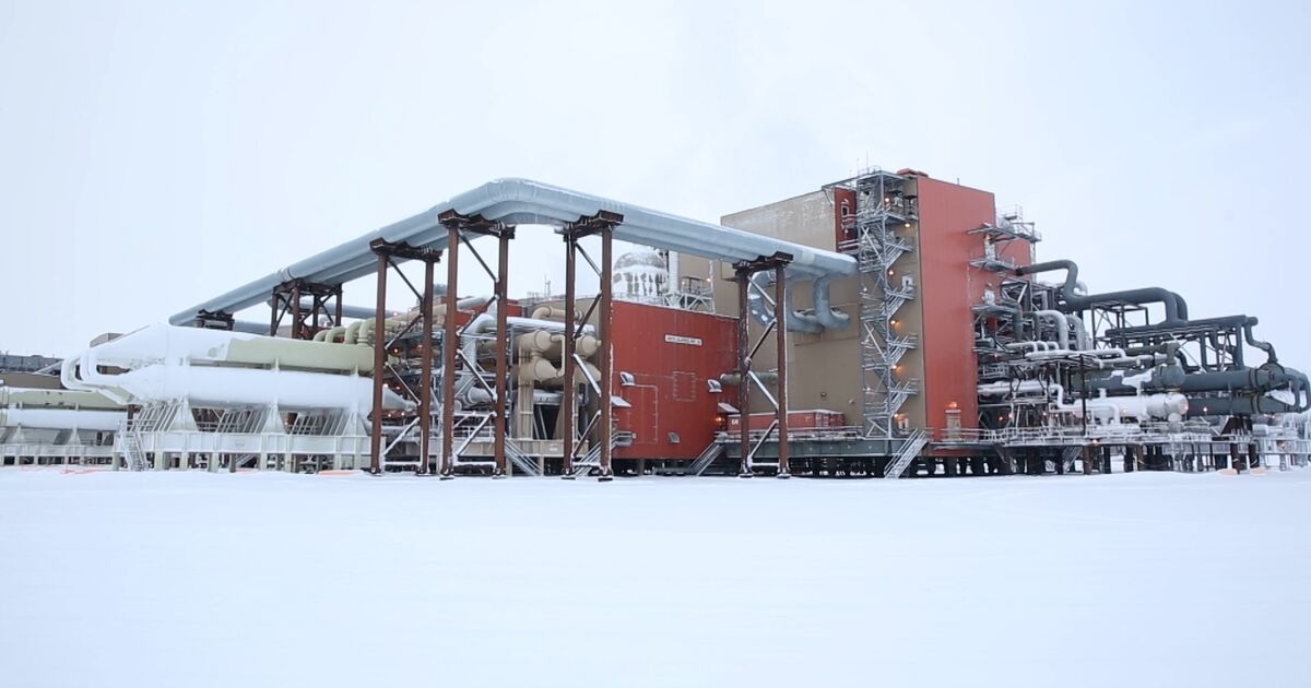 The Trans-Alaskan Pipeline Opens