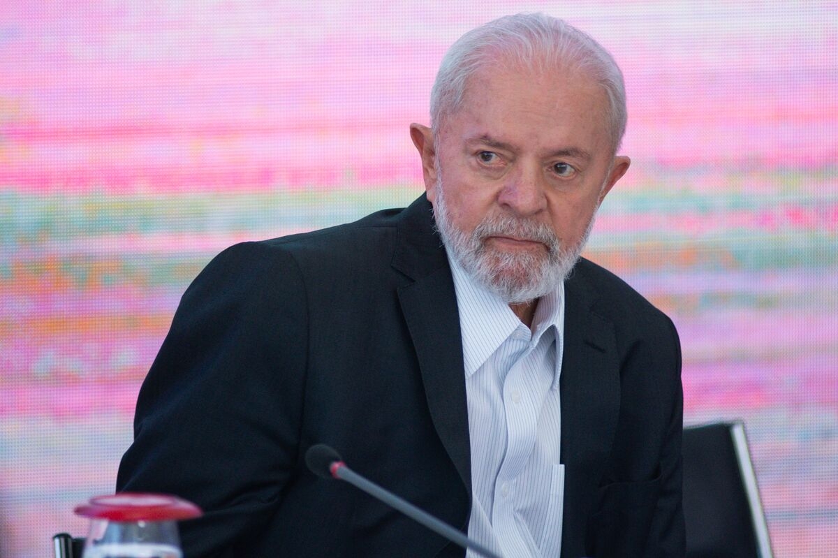 Lula's Falling Approval Is Making It Hard to Tame Inflation in Brazil