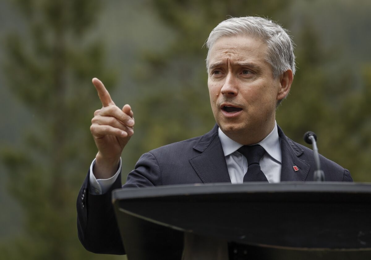 Canada Finance Chief Downplays Odds of Reaching Tariff-Free Deal with US
