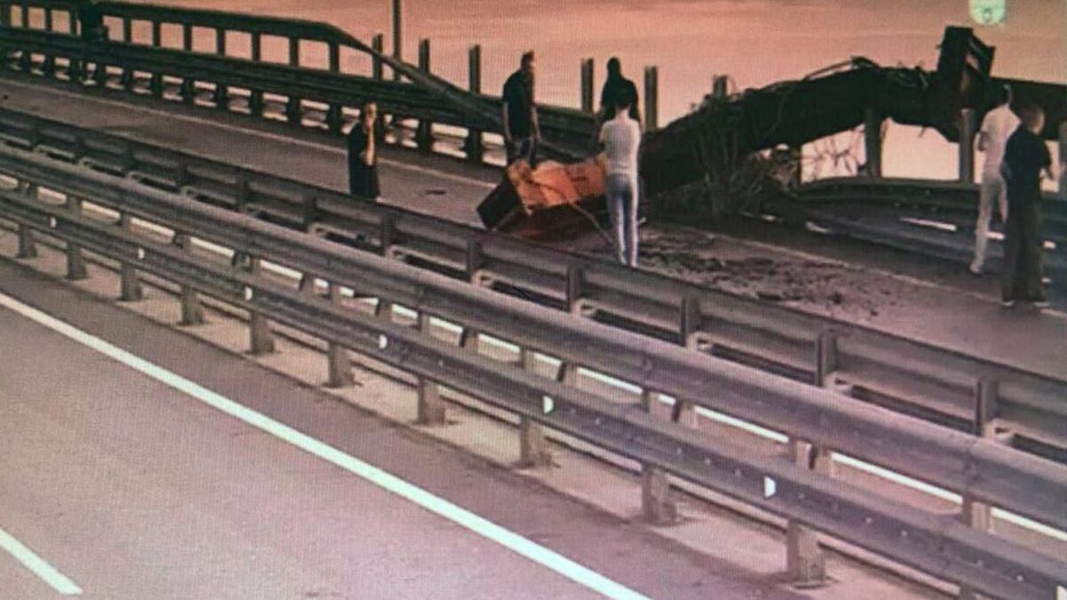 Ukraine Says It Attacked Crimean Bridge as Traffic Halted