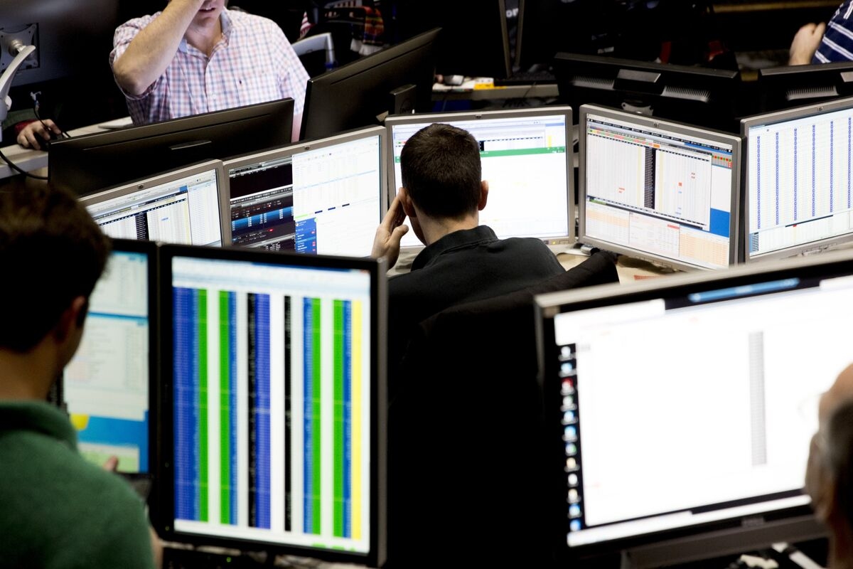 Lure of ‘Free Money' in Secondaries Nears a Mania