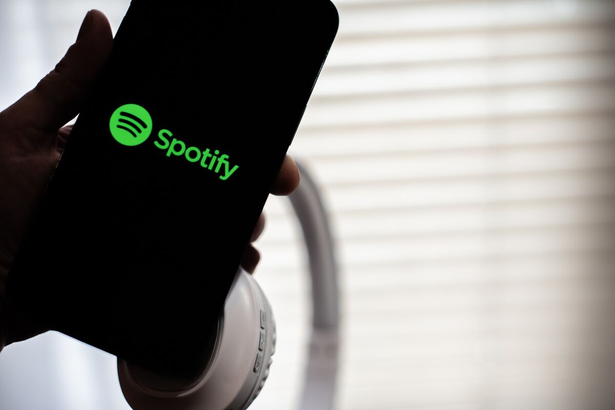 Spotify Emphasizes Human Curators as It Pushes Into Al-Driven Playlists