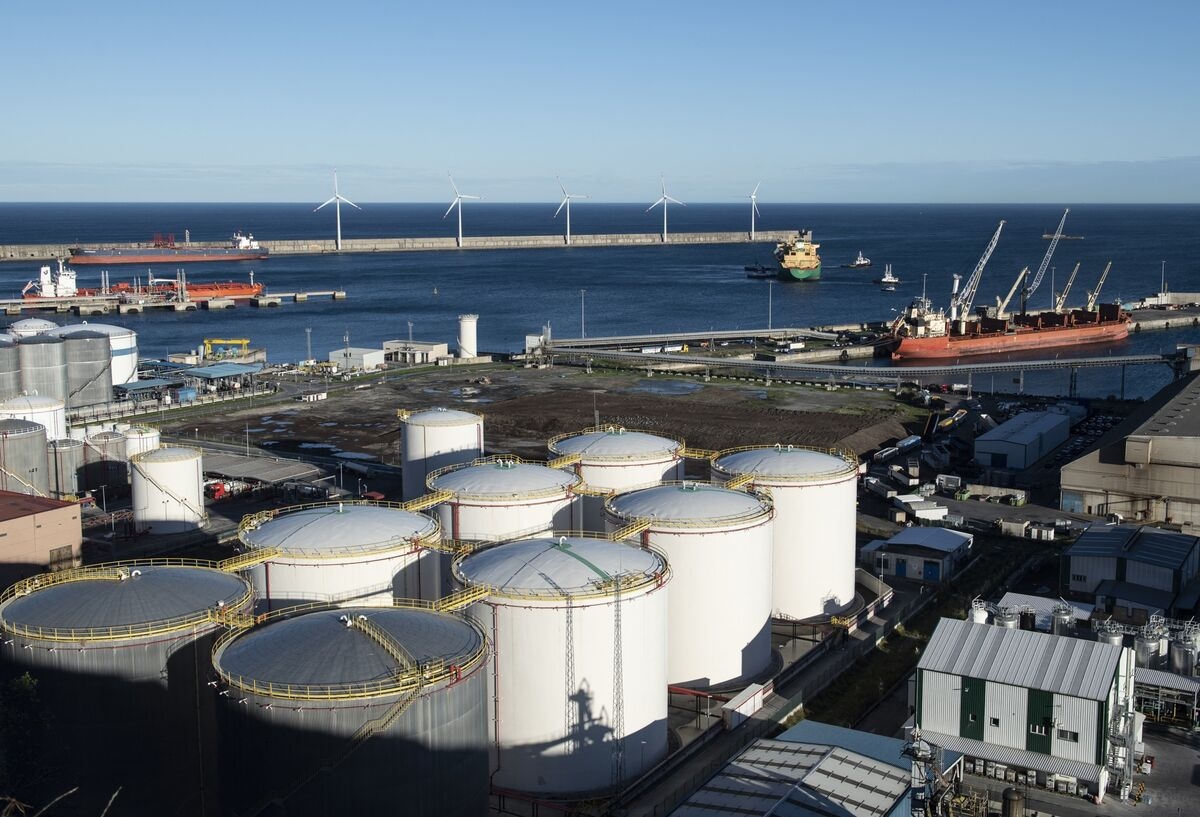Europe's Gas Refilling Assignment Is Going Well — For Now
