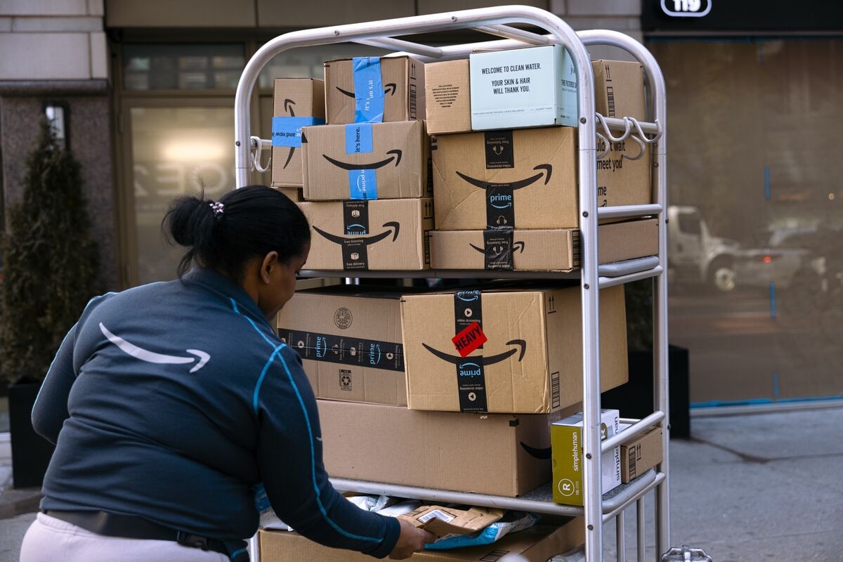 Amazon Ends Speedy Delivery by Kia Soul in Favor of Gig Workers