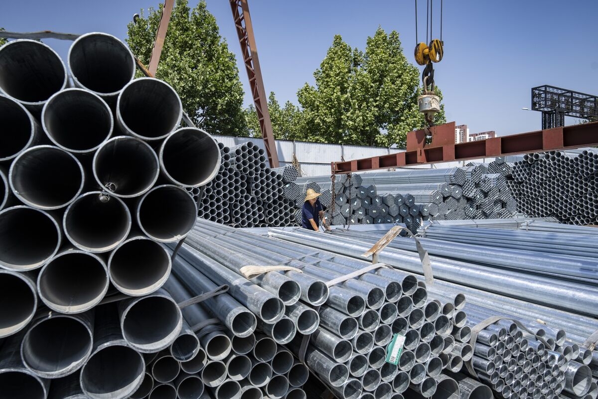 China Steel Woes Deepen as Rebar Prices Fall to Eight-Year Low