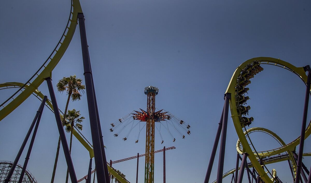 Six Flags Cuts Forecast on Weather, Begins CEO Succession Plan