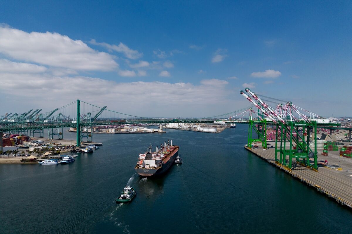 China Tariff Relief Spurs Shipping Rush, U-Turn on Price Hikes