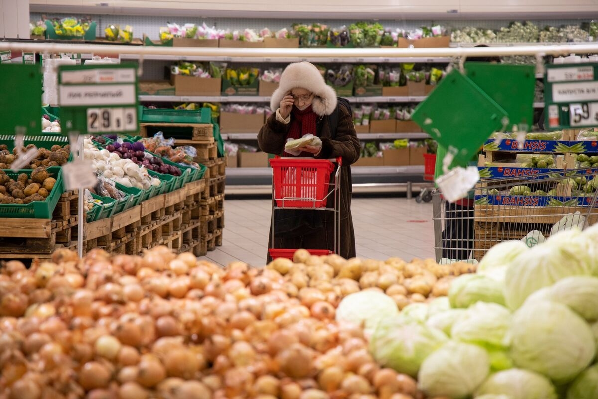 Russia's Tight Policy Shows Few Signs of Slowing Inflation Yet