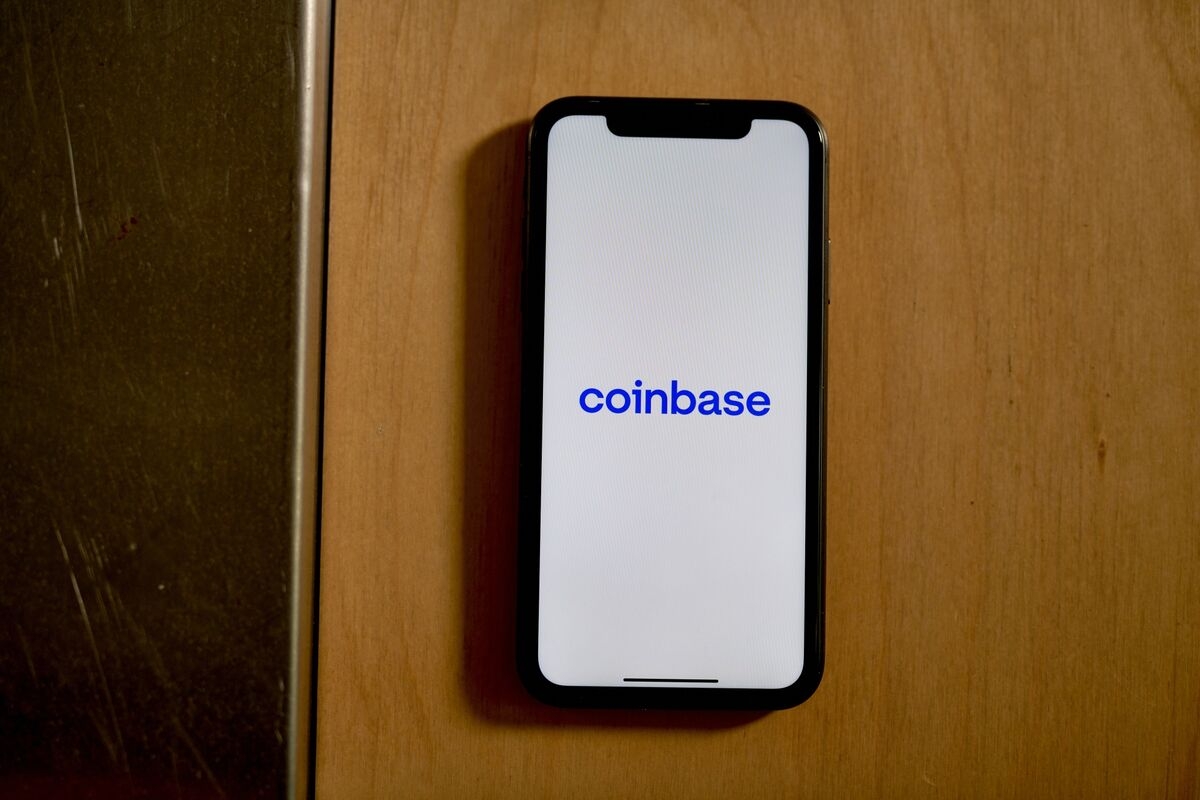 Coinbase Shares Head for Worst Quarter Since FTX Collapse as Crypto Slumps