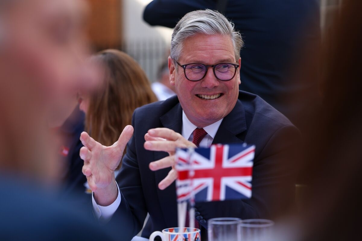 Allegra Stratton: Britain Gets Shaken and Stirred