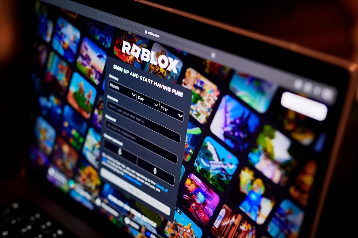 Roblox Rolls Out Safety Features Including Selfie-Based Age Test