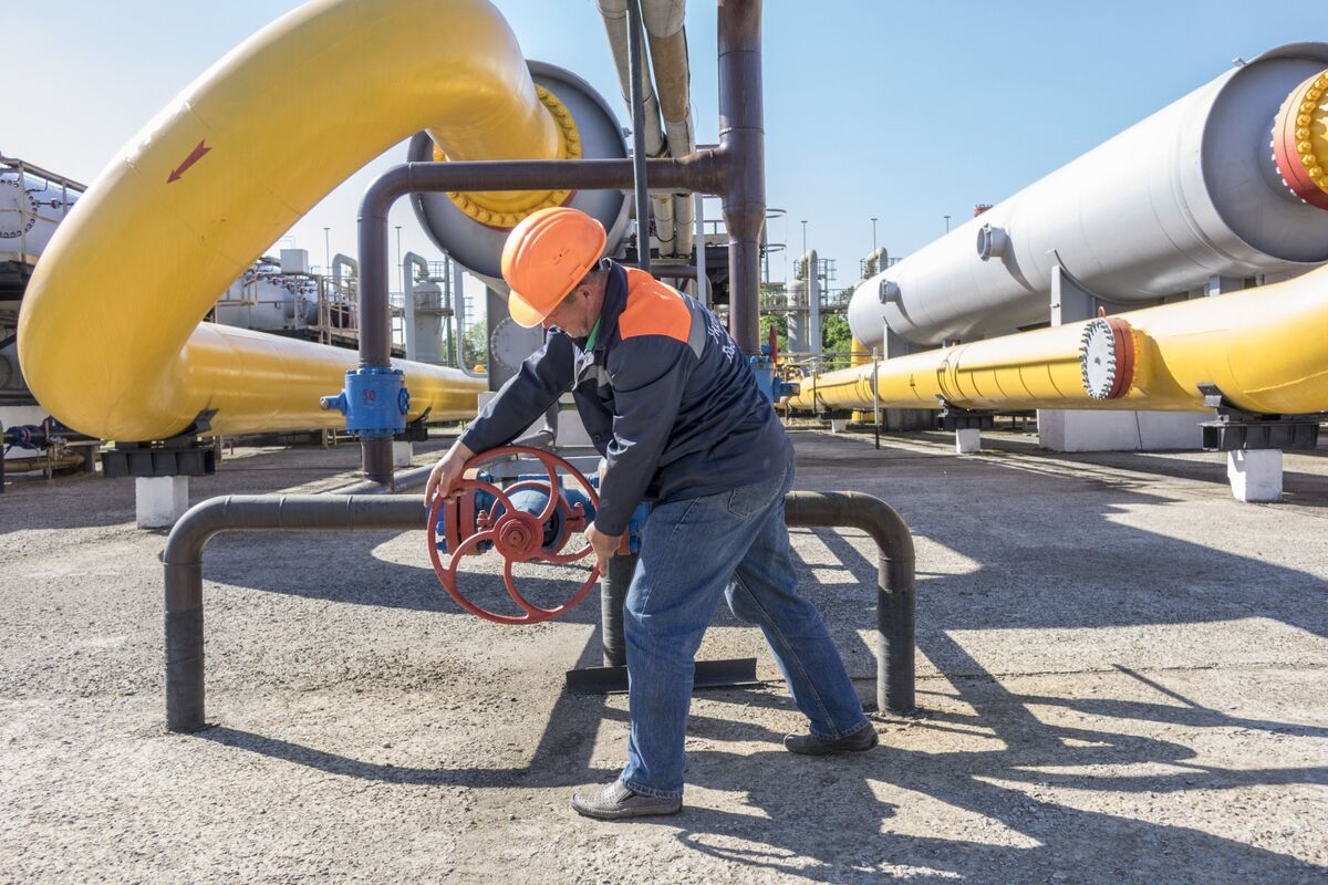 European Gas Prices Hold Near Two-Week Low Amid Ample Supply