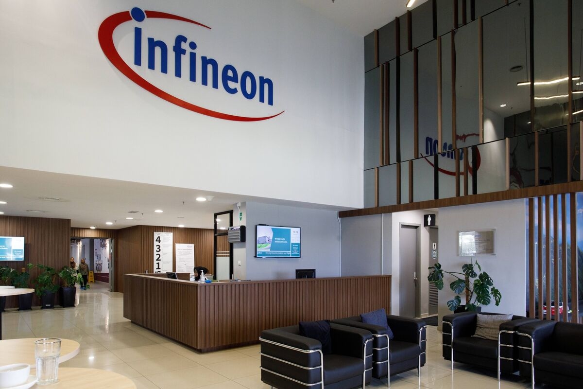 Infineon Sees Current Quarter Sales Flat as Tariffs Impact Muted