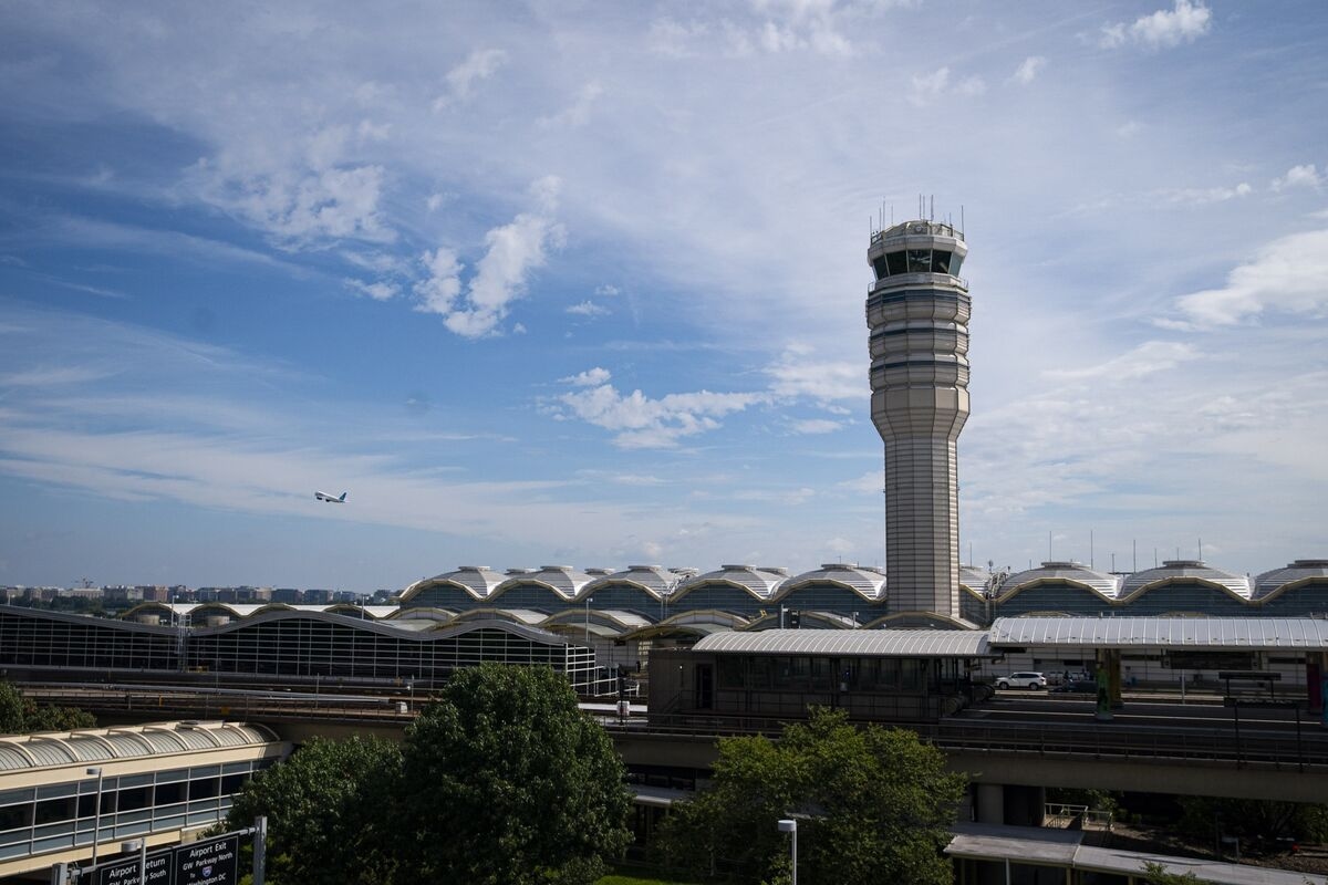 US Watchdog Probing FAA's Management of Reagan Airport Airspace