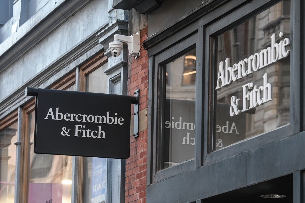 Abercrombie Surges on Raised Outlook After Tallying Tariff Cost