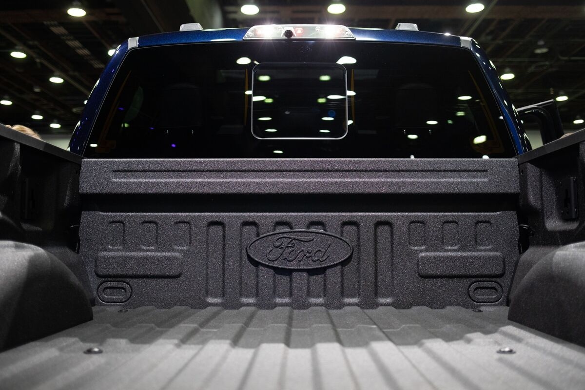 Ford Escalates Battery Job Warnings as Congress Mulls EV Cuts