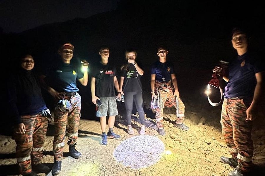 Firefighters rescue hikers from Taman Rimba Teluk Bahang