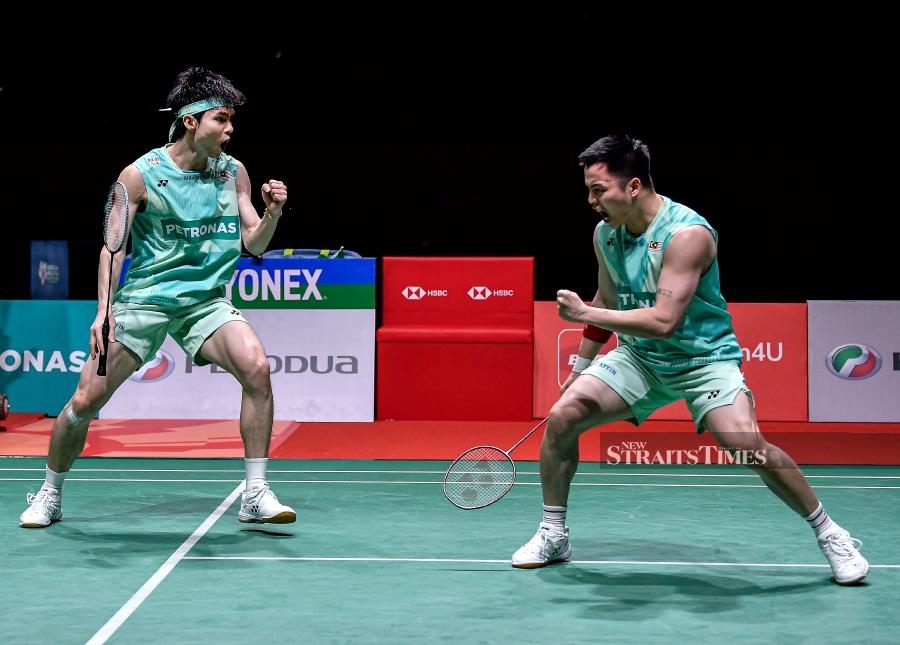 Aaron-Wooi Yik crowned Singapore Open champions